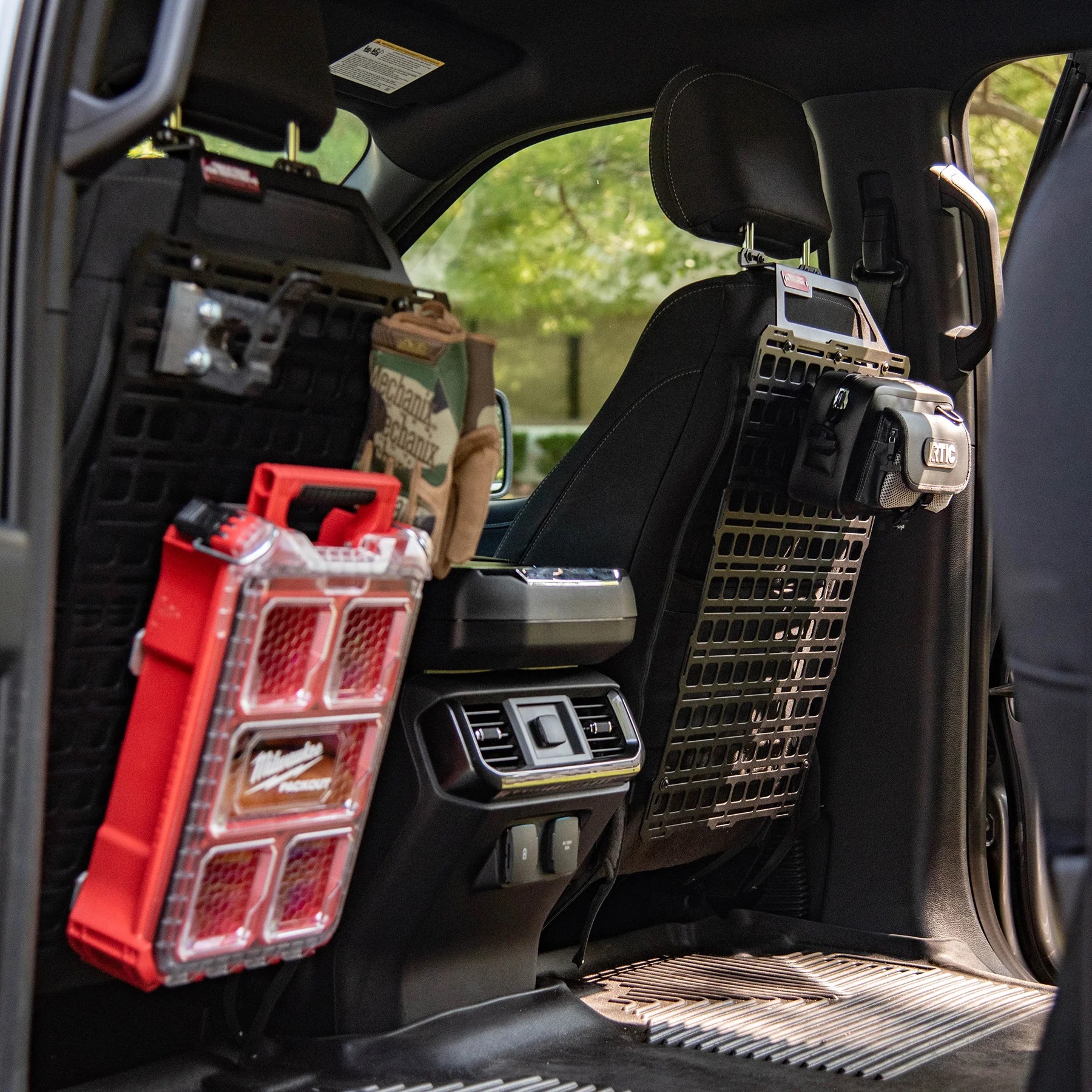 104044_ford_seat_back_molle.jpg